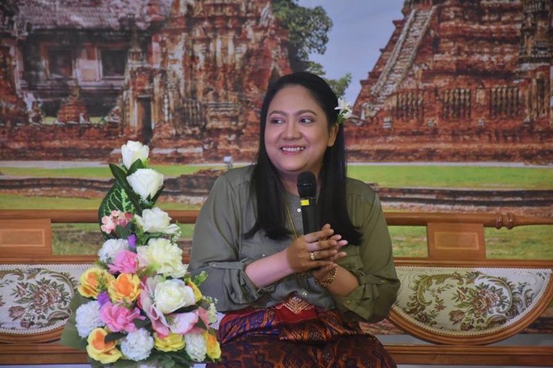 ภาพบรรยากาศ การเสวนาเชิงวิชาการ “พลังและคุณค่าของประวัติศาสตร์กับการสร้างสรรค์วรรณกรรมร่วมสมัย” โดย คุณจันทร์ยวีร์ สมปรีดา (รอมแพง) กวีนิพนธ์เรื่อง “บุพเพสันนิวาส”